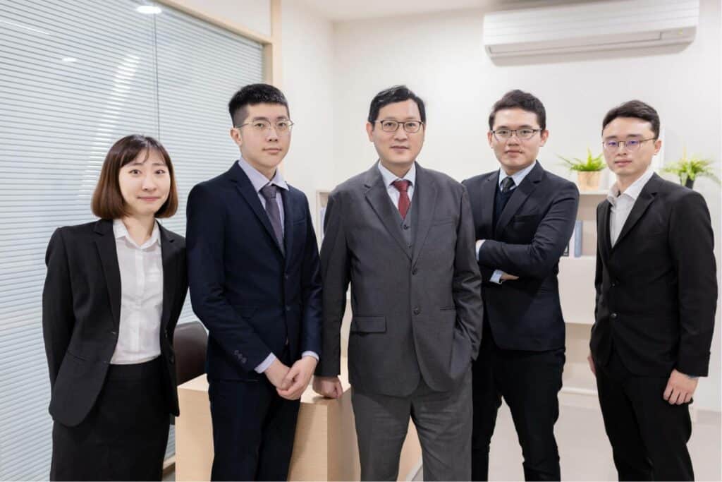 鴻儒國際法律事務所律師團隊